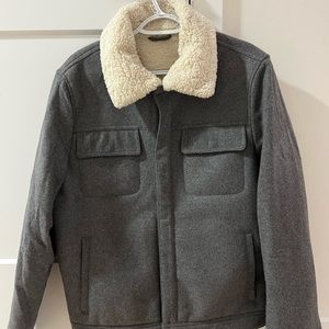 MANGO men’s gray jacket with shearling inside